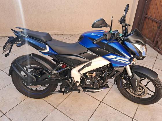 BAJAJ DOMINAR 160 BAJAJ DOMINAR 160